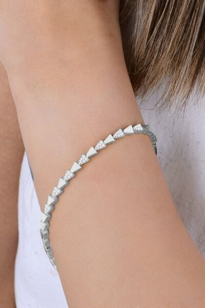 Gümüş rodyumlu zirkon taşlı aynalı ardışık üçgenler bileklik SGTL12898RODAJ