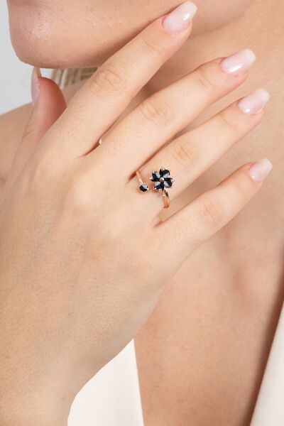 925 ayar gümüş yüzük rose onix siyah taşlı üstten ayarlamalı yonca modeli yüzük SGTL13126SIYAH