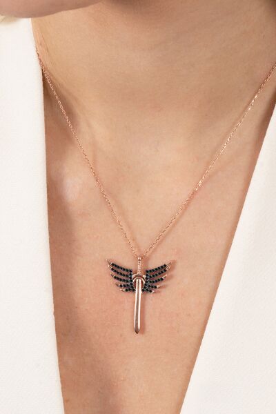 925 ayar gümüş kolye rose siyah taşlı kanatlı kılıç modeli kolye SGTL13143SIYAH