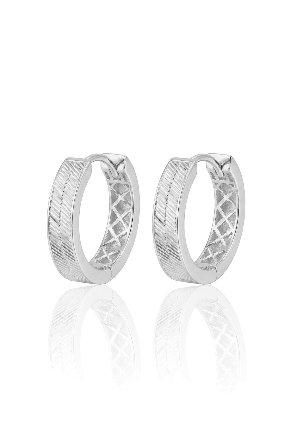 925 Ayar Gümüş küpe Üzeri Rodyumlu Hasır Desenli Halka Küpe SGTL13193RODAJ