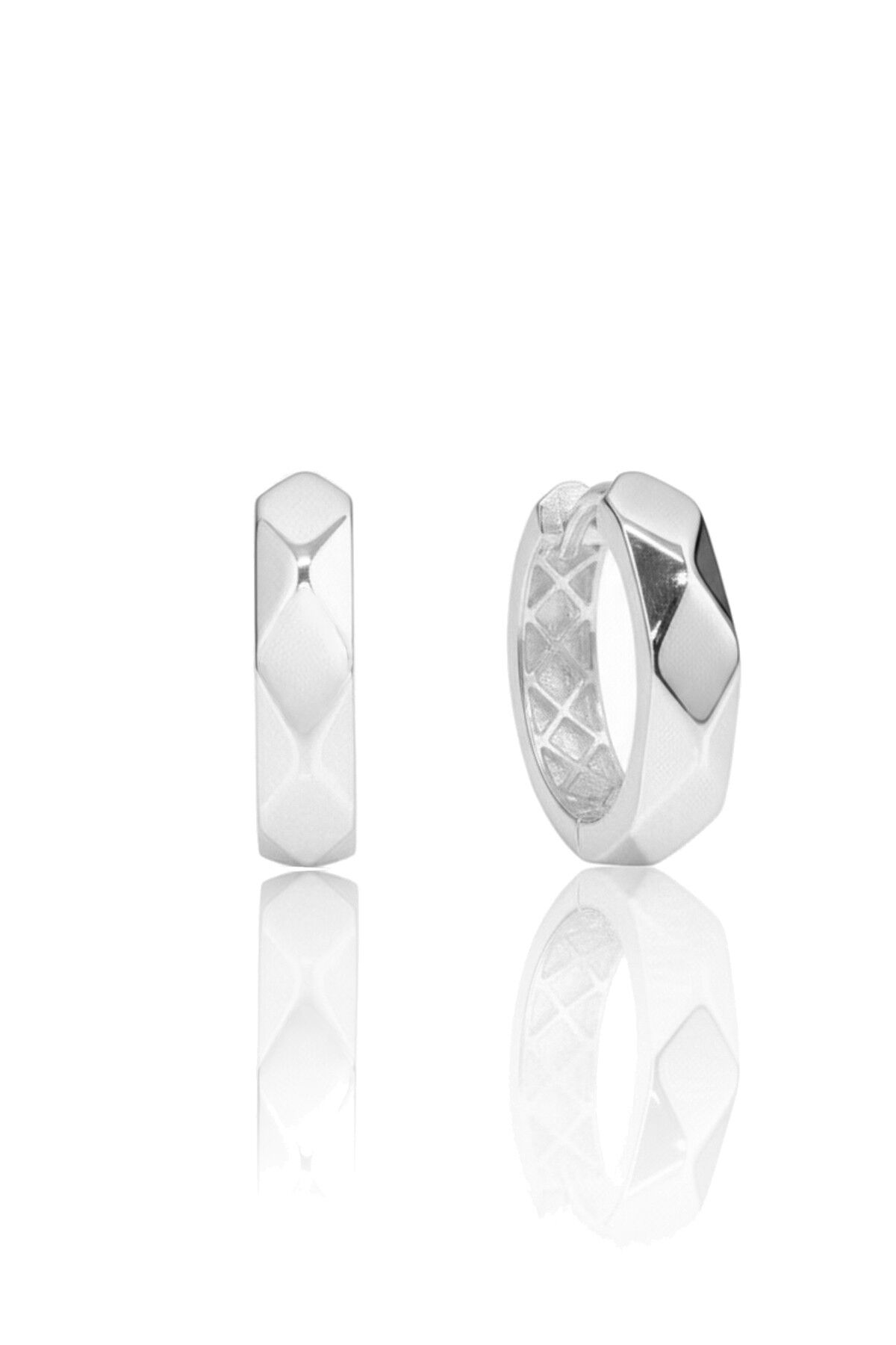 925 Ayar Gümüş küpe Üzeri Rodyumlu Fasetli Modern Halka Küpe SGTL13195RODAJ