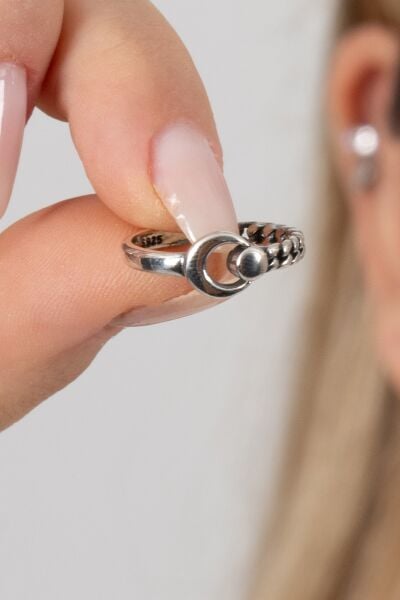 925 ayar gümüş yüzük oksitli ay ve zincir ayarlamalı yüzük SGTL13124SIYAH