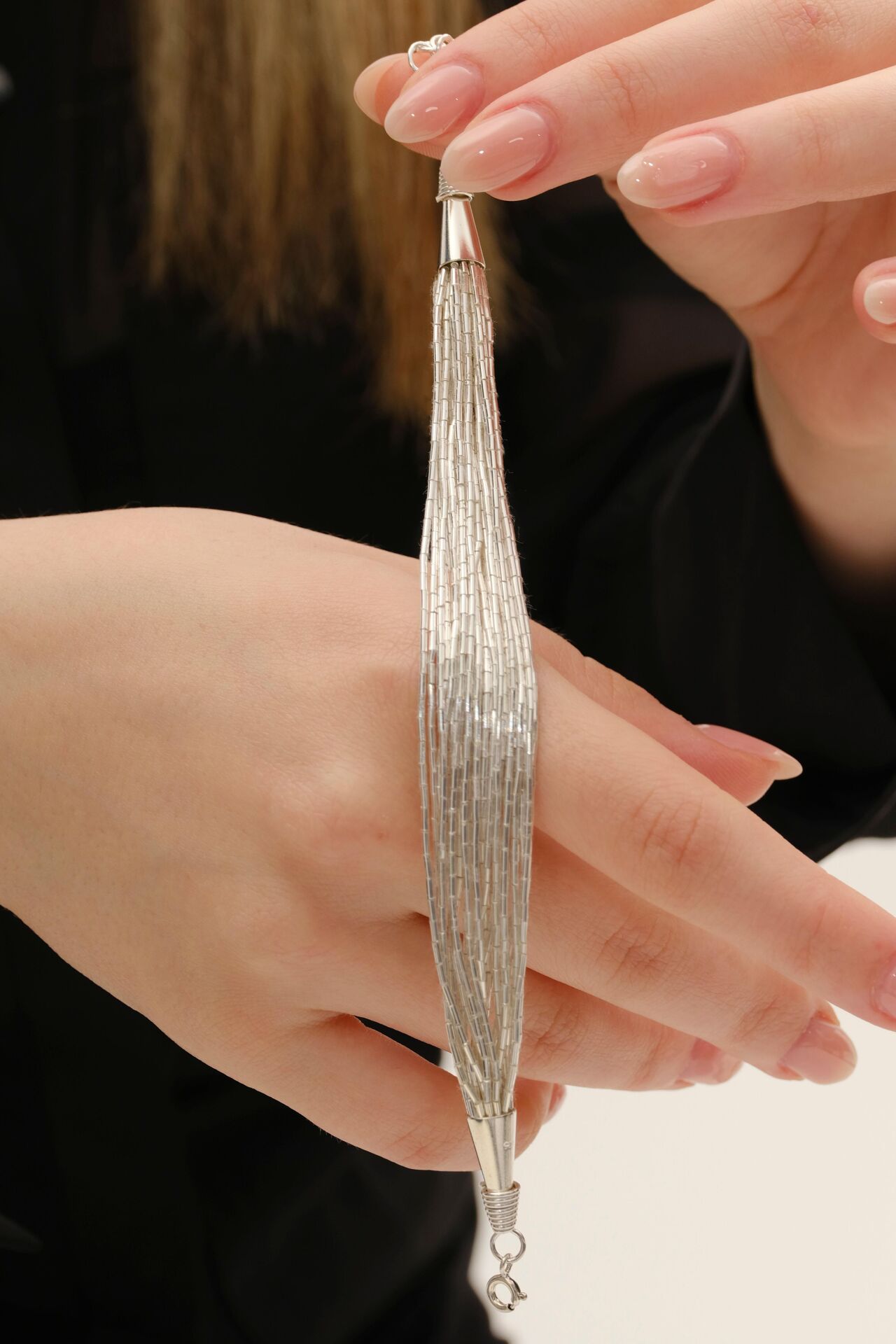 Gümüş özel tasarımlı modern görünümlü 20 sıra likit bileklik SGTL12804GUMUS