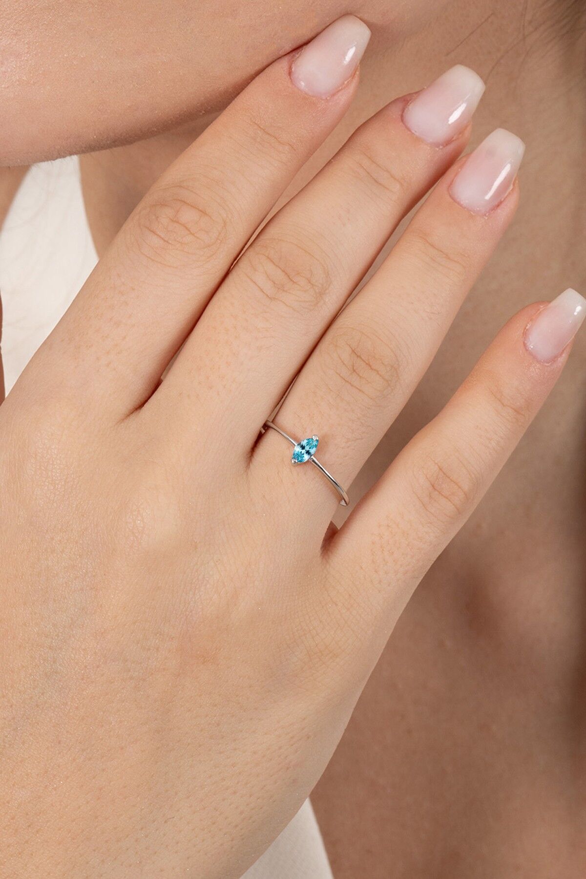 925 ayar gümüş yüzük rodyumlu markiz kesim mavi taşlı ayarlamalı yüzük SGTL13127MAVI