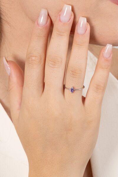 925 ayar gümüş yüzük rodyumlu markiz kesim mor taşlı ayarlamalı yüzük SGTL13127MOR