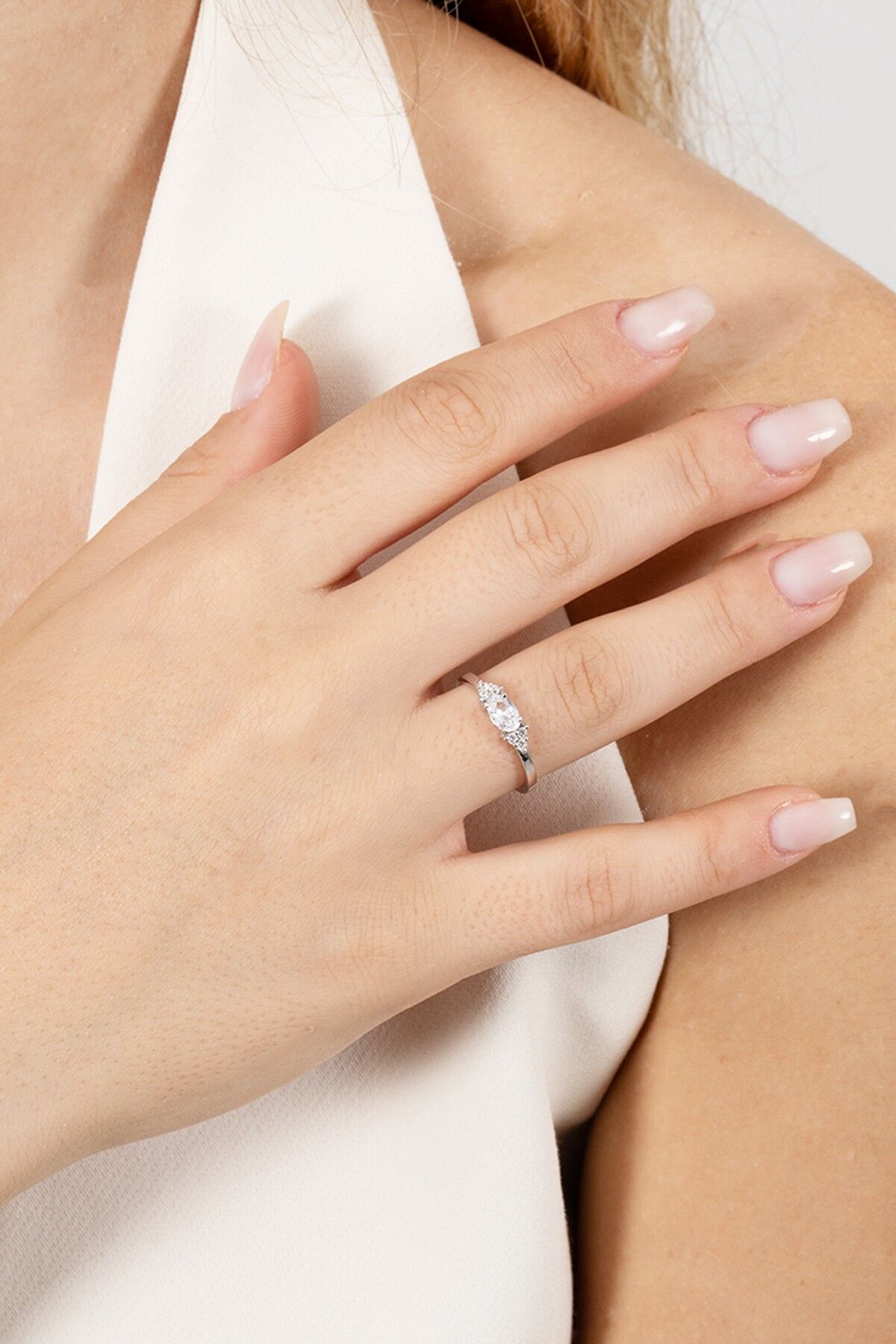 925 ayar gümüş yüzük rodyumlu oval kesim zirkon taşlı ayarlanabilir prenses yüzük SGTL13128BEYAZ