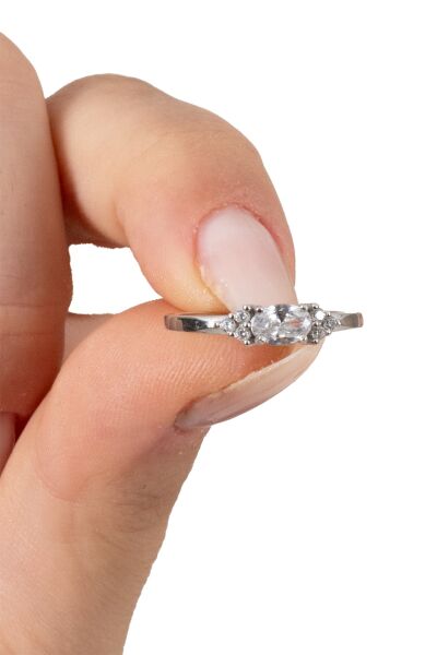 925 ayar gümüş yüzük rodyumlu oval kesim zirkon taşlı ayarlanabilir prenses yüzük SGTL13128BEYAZ