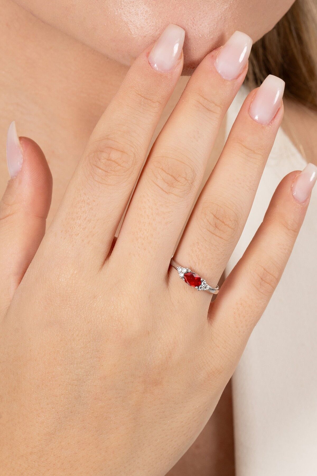 925 ayar gümüş yüzük rodyumlu oval kesim kırmızı taşlı ayarlanabilir prenses yüzük SGTL13128KIRMIZI