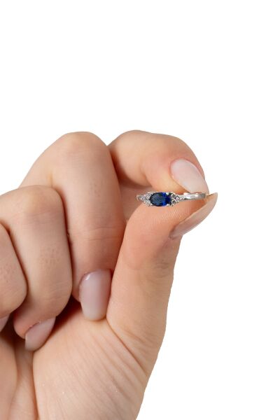 925 ayar gümüş yüzük rodyumlu oval kesim lacivert taşlı ayarlanabilir prenses yüzük SGTL13128LACIVERT