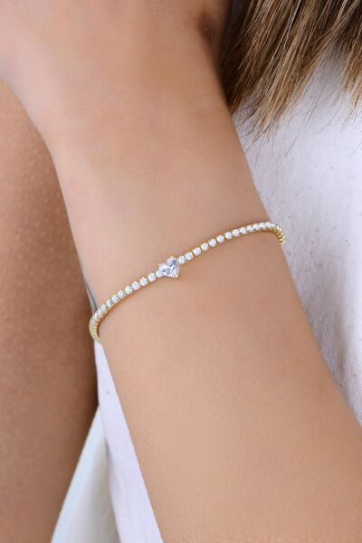 Gümüş altın yaldızlı zirkon taşlı pırlanta montürlü kalpli su yolu bileklik SGTL12890GOLD