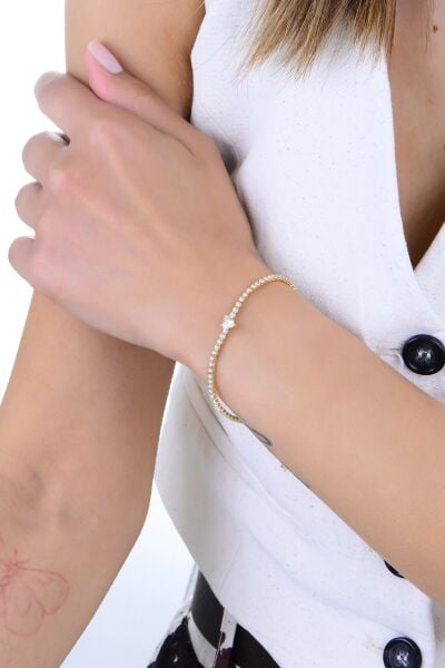 Gümüş altın yaldızlı zirkon taşlı pırlanta montürlü kalpli su yolu bileklik SGTL12890GOLD