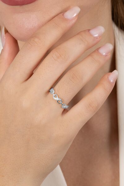 925 ayar gümüş yüzük rodyumlu zirkon taşlı sonsuzluk modeli ayarlamalı yüzük SGTL13131RODAJ