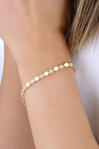 Gümüş altın yaldızlı zirkon taşlı oval şekilli zamansız zerafet bileklik SGTL12894GOLD