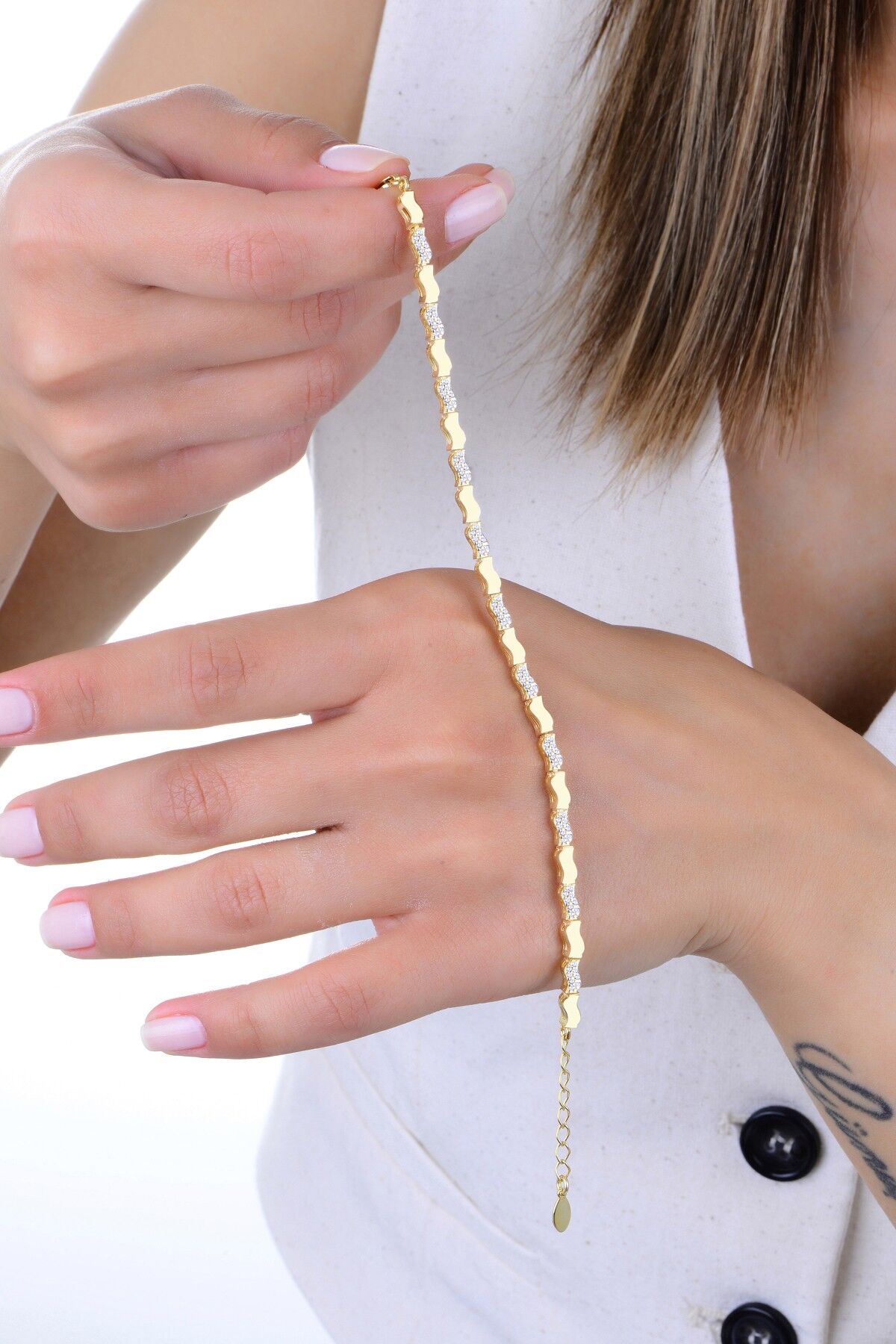 Gümüş altın yaldızlı zirkon taşlı dalgalı ışıltılı bileklik SGTL12895GOLD