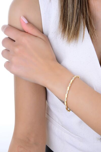 Gümüş altın yaldızlı zirkon taşlı dalgalı ışıltılı bileklik SGTL12895GOLD