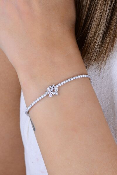 Gümüş rodyumlu pırlanta modeli zirkon taşlı bahar çiçekleri su yolu bileklik SGTL12902BEYAZ
