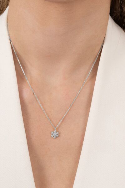 925 ayar gümüş kolye rodyumlu zirkon taşlı kar tanesi kolye SGTL13148RODAJ