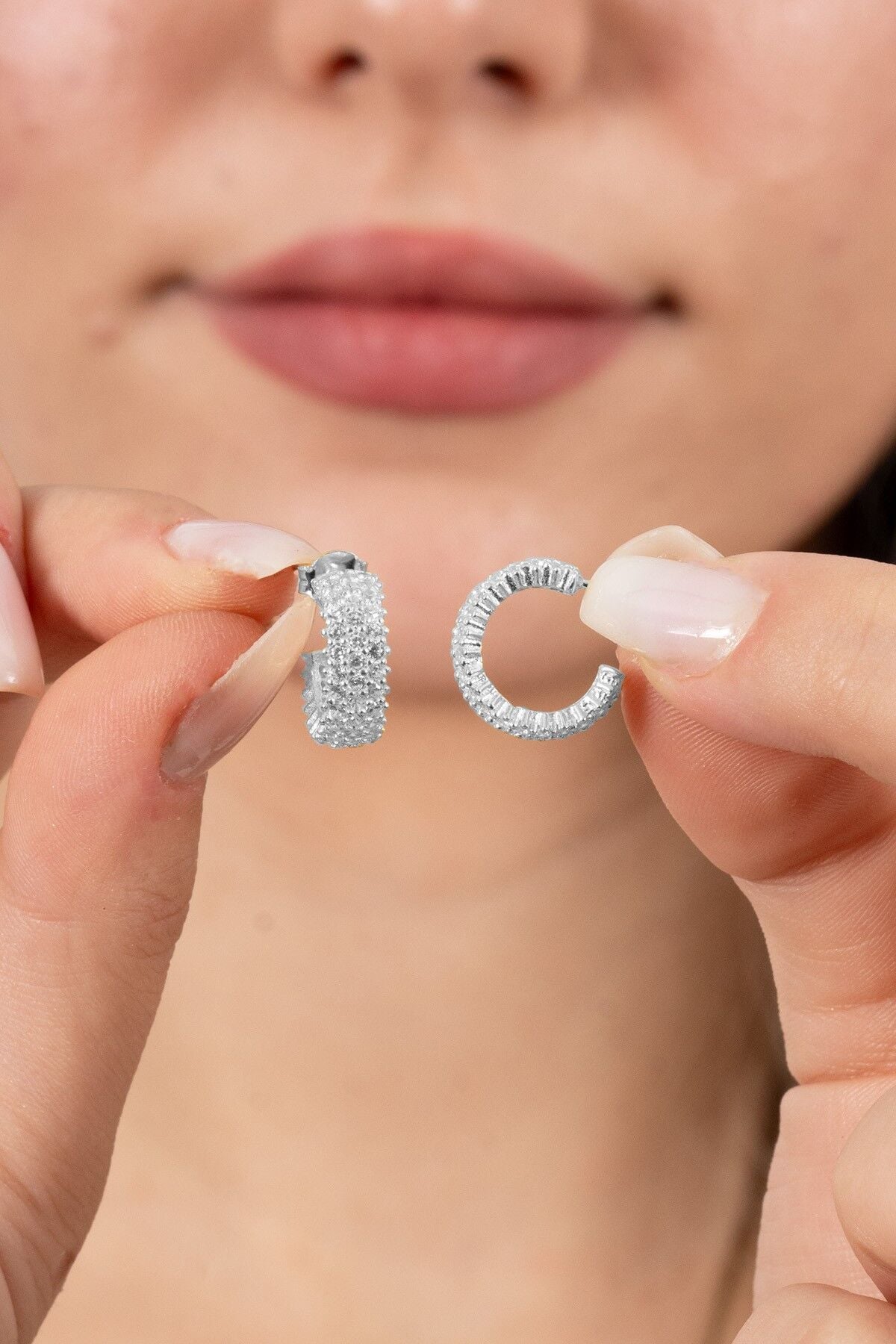 925 ayar gümüş küpe rodyumlu zirkon taşlı 3 sıra tamtur halka küpe SGTL13163RODAJ