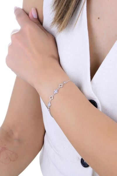 Gümüş rodyumlu zirkon taşlı çerçeveli yonca bileklik  SGTL12924RODAJ