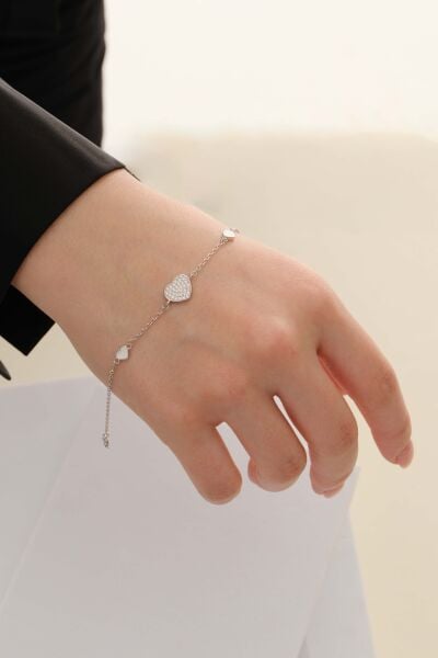 Gümüş rodyumlu zirkon taşlı kenar kalpler beyaz mineli kalp bileklik SGTL12636RODAJ