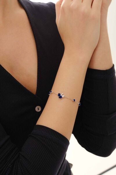 Gümüş rodyumlu safir ve zirkon taşlı yeniden doğuş yonca bileklik SGTL12640LACIVERT