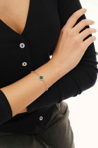 Gümüş rodyumlu sedef,yeşil ve zirkon taşlı şanslı kalpler yonca bileklik SGTL12643YESIL