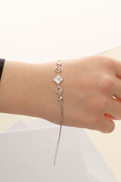 Gümüş rodyumlu sedef ve zirkon taşlı gizemli yonca bileklik SGTL12645RODAJ