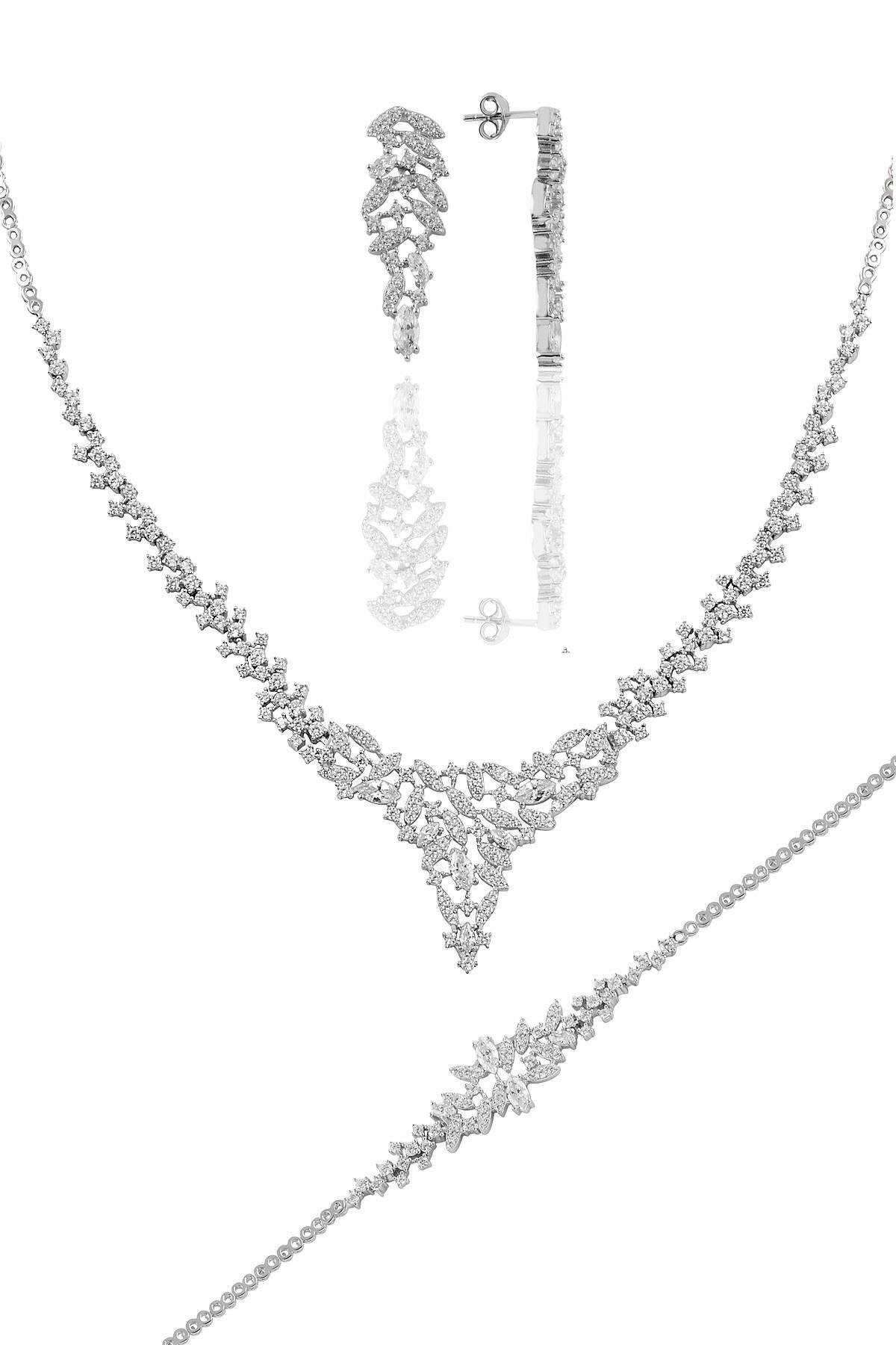 Gümüş rodyumlu pırlanta modeli  prenses gümüş takım. SGTL10620