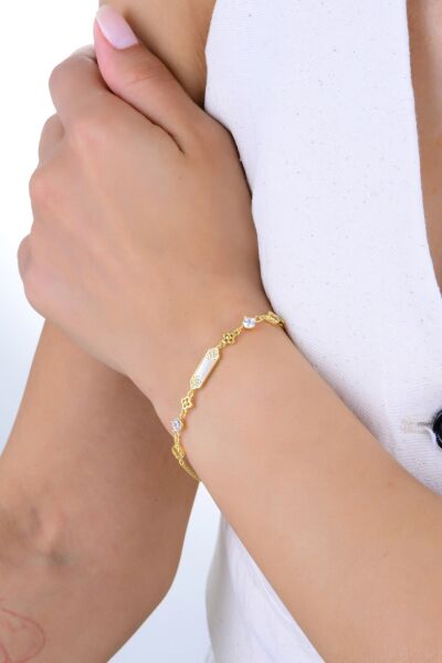 Gümüş altın yaldızlı ortası sedef ve zirkon taşlı yonca modeli flora bileklik SGTL12915GOLD