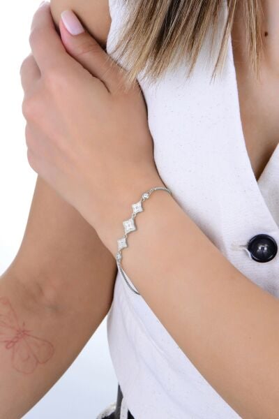 Gümüş rodyumlu sedef ve zirkon taşlı tria şans yıldızı yonca bileklik SGTL12916RODAJ