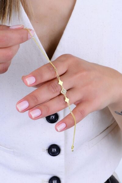 Gümüş altın yaldızlı zirkon taşlı ataç zincir detaylı yonca modeli bileklik SGTL12918GOLD