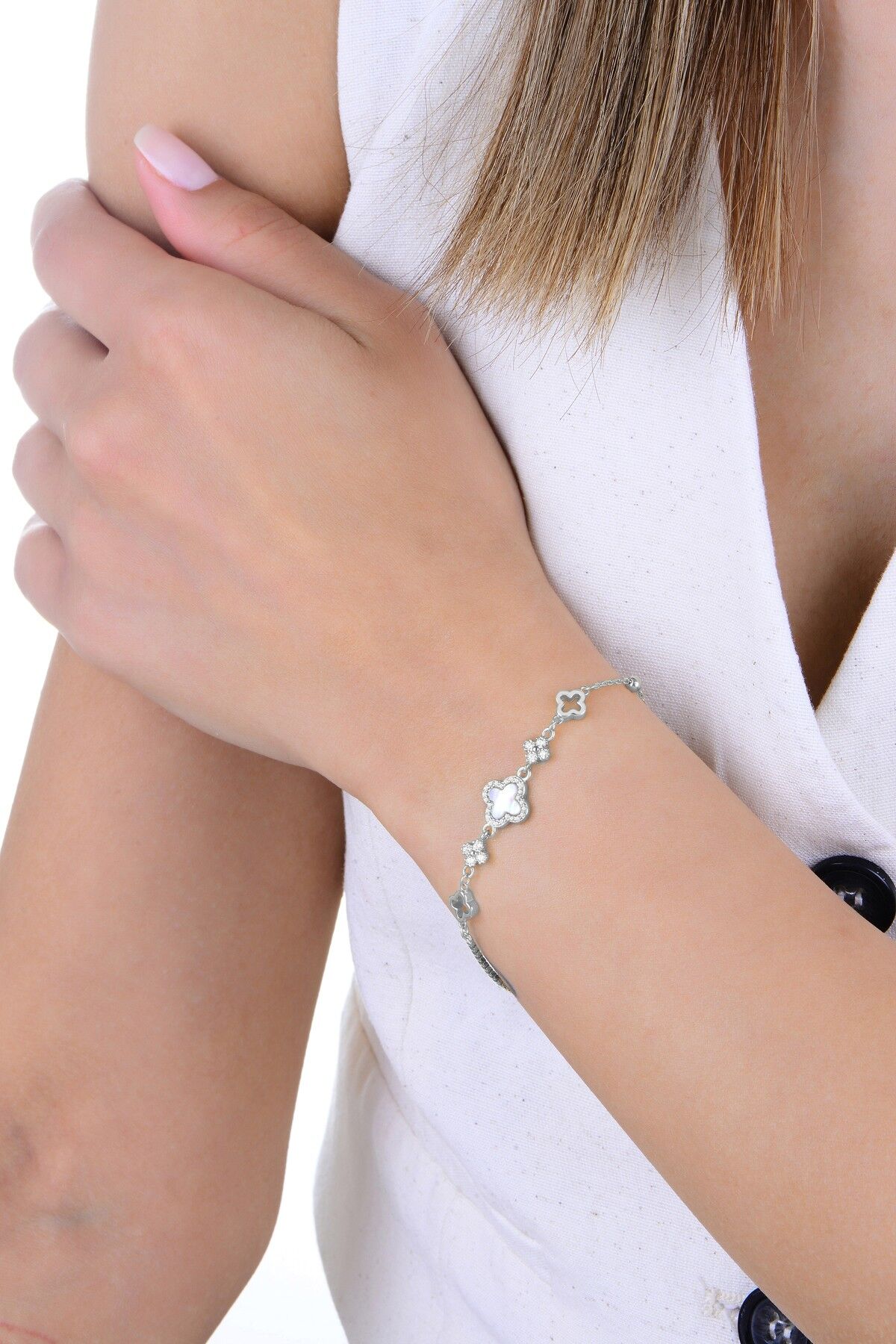 Gümüş rodyumlu zirkon taşlı top zincir detaylı beşli yonca bileklik SGTL12919RODAJ