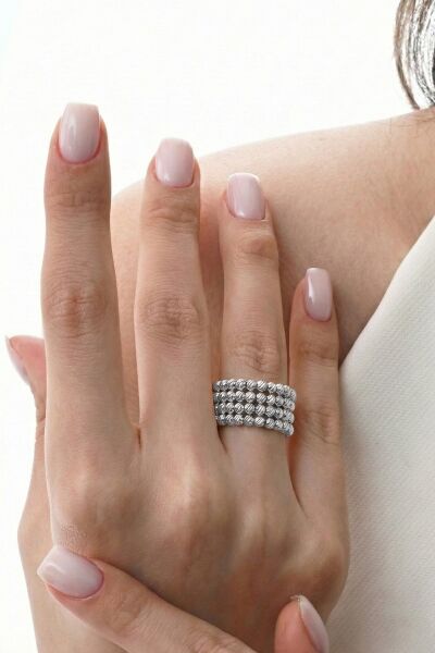 925 Ayar Gümüş Yüzük Rodyumlu Dorica (Dorissa) Alttan Ayarlamalı Dört Sıra Yüzük SGTL13225RODAJ