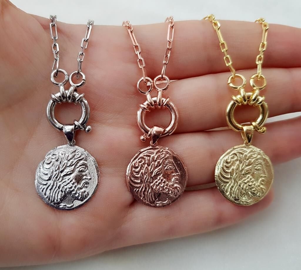 Şeymanın madalyon kolyesi SGTL7909