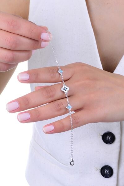 Gümüş rodyumlu firuze ,sedef ve ziron taşlı yonca bileklik SGTL12927RODAJ