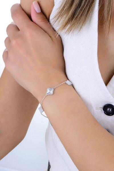 Gümüş rodyumlu lazer işlemi sedef taşlı clover yonca bileklik SGTL12928BEYAZ