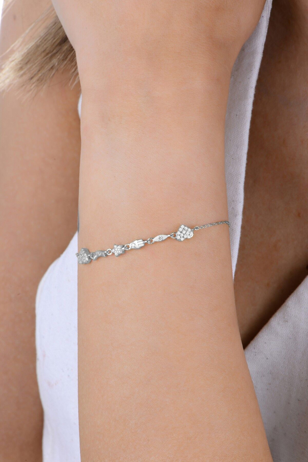 Gümüş rodyumlu zirkon taşlı aşk ve şans bilekliği SGTL12940RODAJ