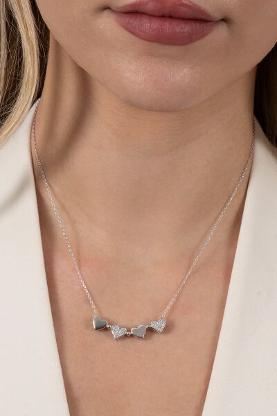 925 ayar gümüş rodyumlu zirkon taşlı mıknatıslı açılır kapanır yonca kolye. SGTL12356RODAJ