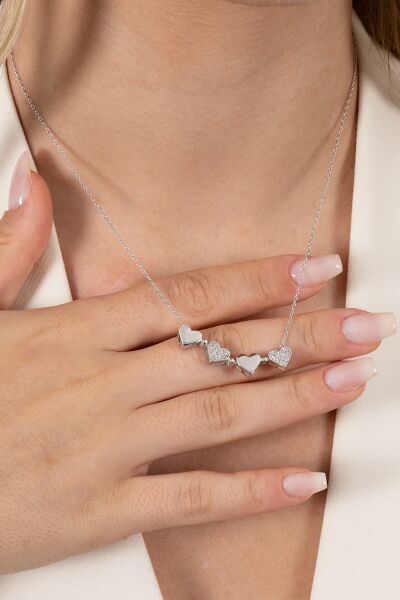 925 ayar gümüş rodyumlu zirkon taşlı mıknatıslı açılır kapanır yonca kolye. SGTL12356RODAJ