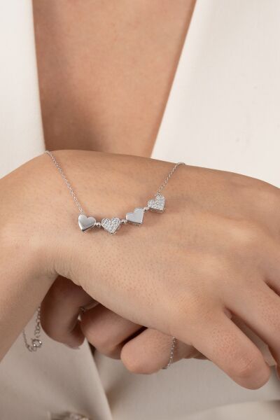 925 ayar gümüş rodyumlu zirkon taşlı mıknatıslı açılır kapanır yonca kolye. SGTL12356RODAJ