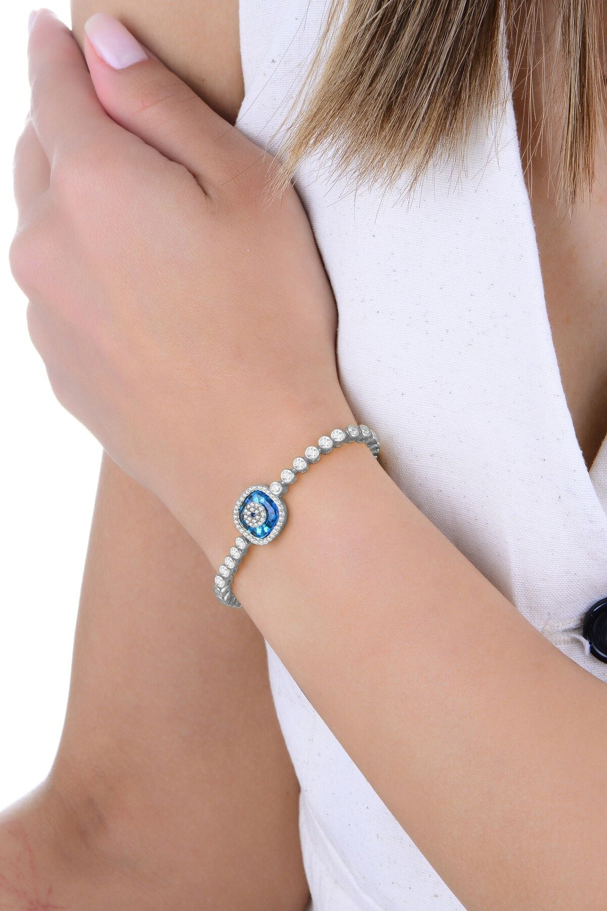 Gümüş rodyumlu zirkon taşlı kare nazar boncuklu asansörlü cam göz su yolu bileklik SGTL12946RODAJ