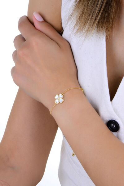 Gümüş altın yaldızlı sedef ve zirkon taşlı kalp detaylı asansörlü yonca bileklik SGTL12949GOLD