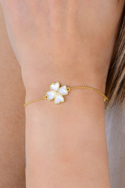 Gümüş altın yaldızlı sedef ve zirkon taşlı kalp detaylı asansörlü yonca bileklik SGTL12949GOLD