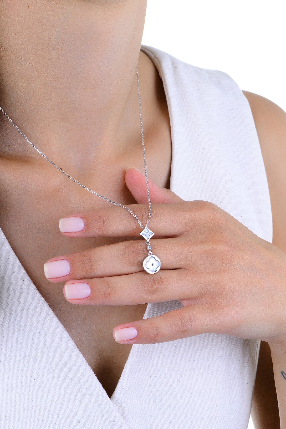 Gümüş rodyumlu sedef taşlı çifte zarafet yonca kolye SGTL12958RODAJ