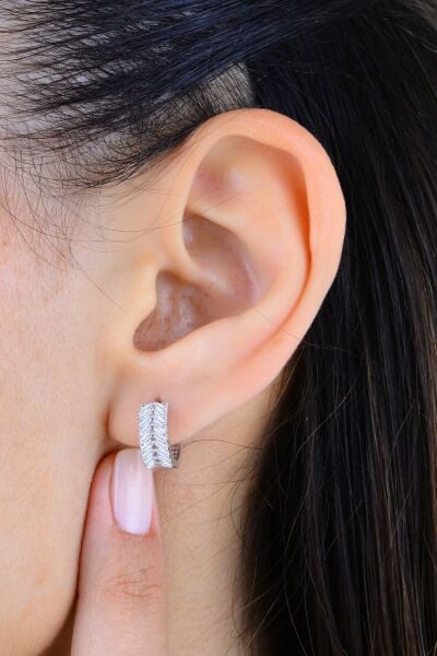 Gümüş rodyumlu baget kesim çift sıra zirkon taşlı halka küpe SGTL12995RODAJ