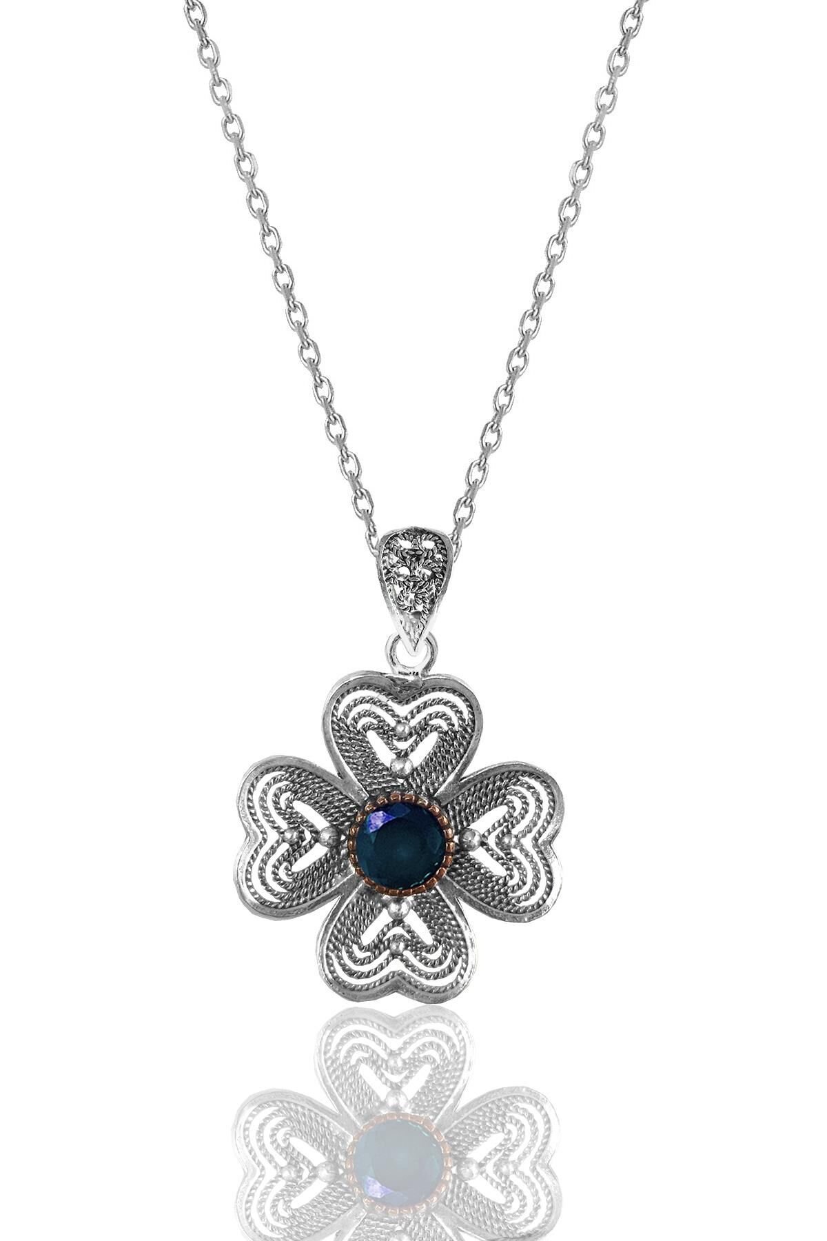 Gümüş safir taşlı telkari işlemeli yonca kolye  SGTL12135LACIVERT