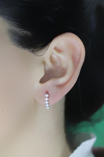 Gümüş rodyumlu zirkon taşlı beştaş j küpe SGTL10560RODAJ