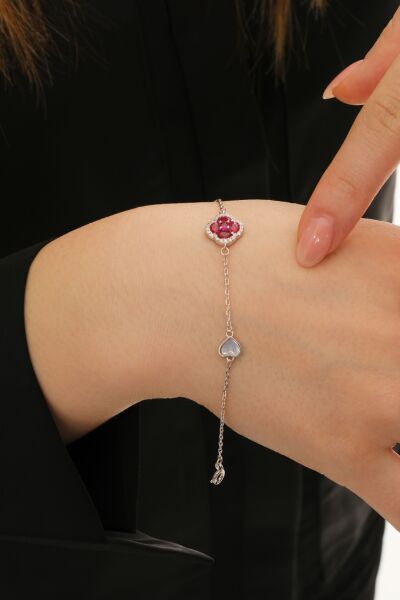 Gümüş rodyumlu kök yakut,sedef ve zirkon taşlı şanslı kalpler yonca bileklik SGTL12643FUSYA