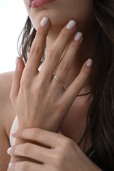 Gümüş altın yaldızlı zirkon taşlı tria modeli yüzük SGTL12880GOLD