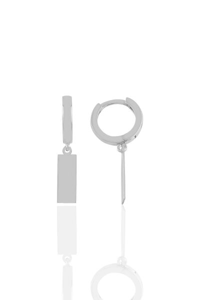 Gümüş  diktörgen modeli küpe